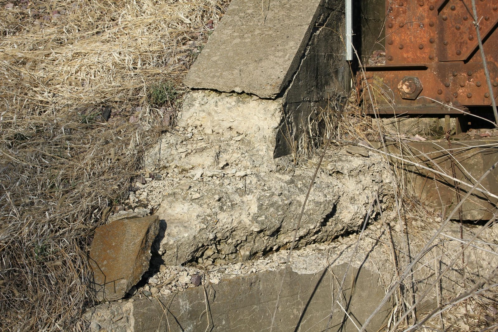 Spalling on north abutment